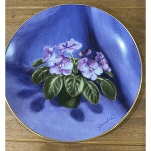 African Violet Minitures “HALF PINT. By Zanobia. Beautiful and in perfect cond.